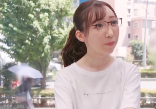 《素人企画》「ちょっと興味があって♥」エステ無料体験にきたスレンダー美巨乳おっぱい・メガネ清楚美人専門学生とSEX！