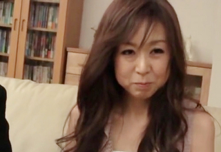 《夫婦生活》「抱いてっ♥」夫の昇進が決まって喜んで、ムチムチ巨乳おっぱい美魔女・人妻熟女おばさんがラブラブ交尾！ｗ