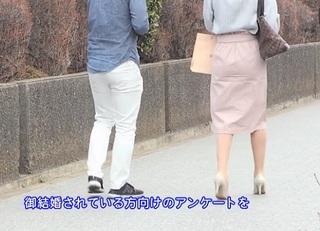 【人妻ナンパショートカット】ワゴン車で立派な他人棒を前に疼いてしまい舐め回す美乳妻