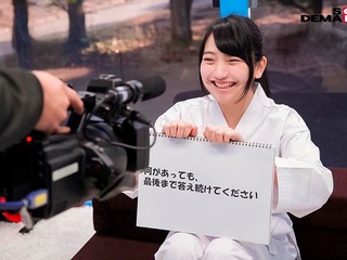 激突きピストン中も質問は次々と投げかけられる巨根デカチン即ハメセックス！淫乱エロ素人女子大生マジックミラー号乗車！