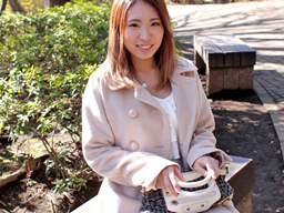 本物母乳が飲めちゃう出産直後でHカップが超敏感になった若妻がドキドキ背徳初撮り