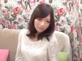 【人妻ナンパ】美人人妻をハメ撮りに持ち込みコンドームをちょん切って勝手に中出ししちゃいました！