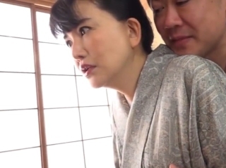 〖四十路熟女〗チョイぽちゃおば様が、騎乗位で悶絶しちゃいます