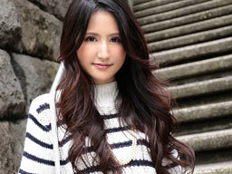 まだ結婚1年目の美人妻がSNSを使って浮気相手探し