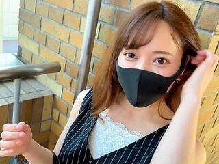 元ご当地アイドルの新婚奥様がイケメン出張ホストとハメ撮り不倫セックス