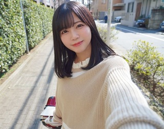 【女子大生巨乳】ブラ無し状態で挑発し接吻まみれでマラに跨がりエッチしちゃう女子生徒