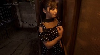 美人な正統派美少女・久留木玲ちゃんのエッチな動画、5連発の3／今回おじさん宅に行くと、6人もの小汚いおじさんが...マイクロビキニに着替えて6おじさんに顔射フェラ！！