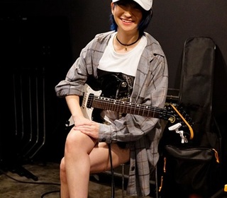 【ショートカット巨乳】音楽大好きで芸能界で活躍するもスケベプレイを公開しちゃうおっぱい女