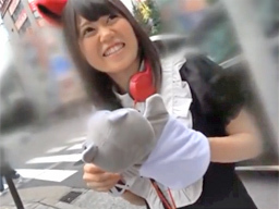 秋葉原で見つけたロリ系コスプレ娘をナンパ→服を脱ぐと神スタイル！
