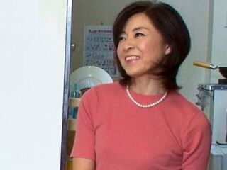 【熟女】おばさんレンタルで自宅に来た50代美魔女美女人妻を盗撮隠し撮り！夫以外の他人棒で中出しのエロエロ不倫セックス！