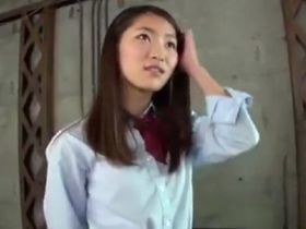 スレンダーな制服女子をナンパ！モデル撮影と騙して生チンポを捻じ込み容赦なく中出し！