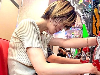 ［企画］素人ナンパ‼『軍資金をあげますよ❗️』パチンコで大負けしてた巨乳美女（31）をホテルに連れ込み❗