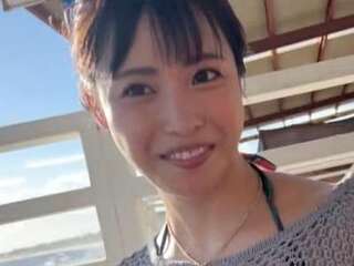 【顔射×素人】美人妻がエロ交尾！ガン突きぱんぱん首絞めSMプレー！正常位でズコって顔射！