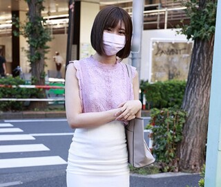 【真奈美】単身赴任中の夫に内緒で、デパート勤務の美人妻がAV撮影… 淫らなメス顔で、浮気エロ沼へ…