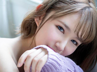 【新作】父親がカナダ人で白人ハーフの超カワイイ19歳が親譲りの真っ白な肌と色素の薄い乳首を初めてカメラ前で晒しAVデビュー
