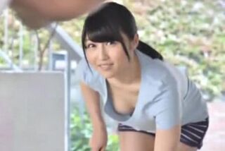 朝ゴミ出しをする奥さんのノーブラ胸チラに興奮して襲ったら奥さんも発情してセックス 西園寺れお