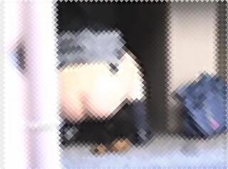 【JK盗撮】女子校生3人が路地裏で脱糞放尿。桃尻をぱっくり開いて極太うんこ＆大量おしっこ発射！