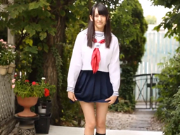 まだ快楽に目覚めたばかりの美少女が王道コスプレで何度も連続イキ
