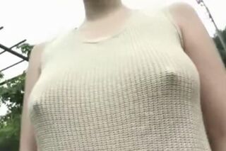 【人妻ナンパ】乳首ポチがエロいノーブラニットの奥さんに声掛けして中出しセックスに持ち込む 朝桐光