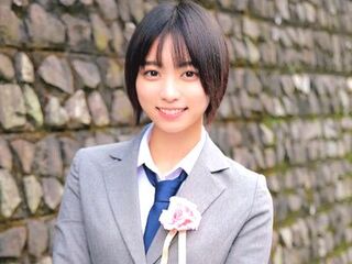 『挿入ってるって…』卒業式直後の美少女jkが制服着衣で素股体験するエロ企画！無許可生ハメされる中出しセックス【素人ナンパ】