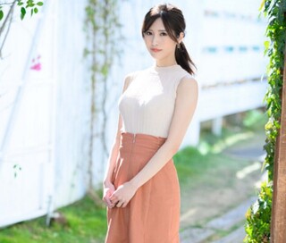 【水端あさみ】透明感が凄い…色白美肌の清楚系美人妻が、ほぼ全裸の極小ビキニで、初撮り潮吹き浮気セックス…