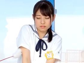モデルの原石発掘企画と称してナンパされた制服女子が恥じらいながらも大胆エッチ！