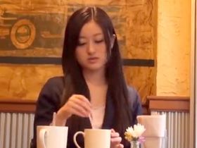Mっ気のあるフリーターをナンパして自宅に連れ込み隠し撮りSEX！