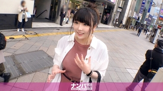 マジ軟派、初撮。1351 笑顔が可愛い保育士のお姉さん！男にまつわる失敗談始め恋愛についてのインタビューをお願いし了承。質問の内容がだんだんエッチになってついには服を脱ぐこともお願いされて…恥ずかしいけど頼まれたら断れず気付いたらスライムおっぱいを揺らしてヤられちゃう！