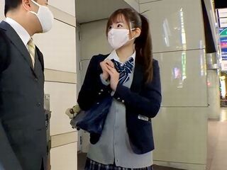 出会い系でGETしたエロ貧乳な援oJKをホテルに誘惑！黒パンストのロリ制服に発情…絶倫デカチンのエビ反り騎乗位で羞恥痙攣