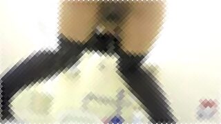 【おばさんのうんこ】漏らす寸前でトイレにやってきた熟女が立ちバック姿勢で脱糞放尿。