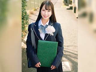 〈JK〉上に股がると激しく動かれてパンティ履いてるとはいえ硬いモノでアソコ刺激されて疼いたから合体許す