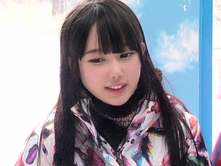 【マジックミラー号】とびきり可愛い黒髪美少女♥ エロマッサで発情しちゃって、友人男女が”中出し”ファックwww