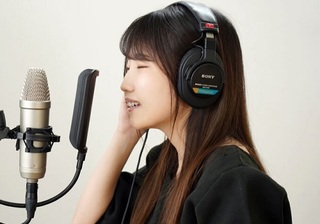 《そっくりさん》「Hも好き…♥♥」スレンダー美乳おっぱいの某有名歌手似のSEXも大好きなロリ美少女と激エロ交尾！ｗ