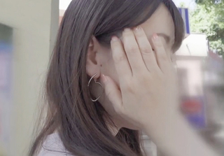 人妻ナンパ「どうしよ♥」透明感が凄い！色白美肌・ムチムチのおばさんボディ！街ゆく素人美魔女・美熟女を口説いて卑猥行為！