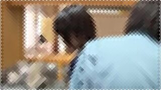 【熟女】傍に旦那がいる人妻さんにフェラ懇願したら渋々了承してくれたので喉奥までチンポをぶち込みましたｗ