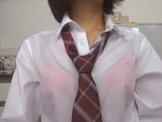 『お兄さん…ブラジャー見たいの？…いいょ❤』ブラウスから透けるほど派手な下着着けてる女子校生をナンパして自宅へ連れ込み…