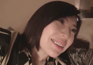 《美魔女》「凄い興奮する♥」スレンダー巨乳おっぱいピンク乳首の清楚美人な人妻熟女がめちゃくちゃ甘える交尾がエロいｗ