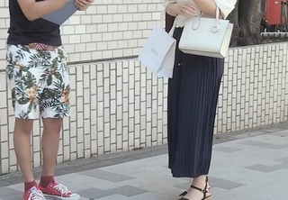 人妻ナンパ「ナマダメよぉ♥」スレンダー巨乳おっぱいの清楚で可愛すぎる素人美魔女・美熟女おばさんと車の中で中出し交尾ｗ