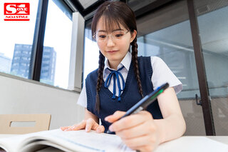 ≪乙白さやか≫昔の教え子をラブホテルに連れ込み誘惑する教師!フル勃起ちんぽを手コキフェラチオで射精させちゃう