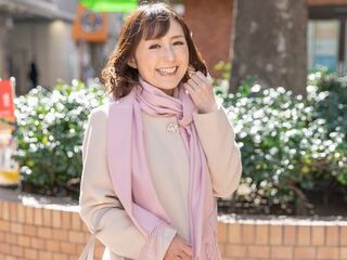 【熟女ナンパ】色気漂う40代美魔女美女人妻が車内でエロエロ電マ責めされ、久しぶりの勃起チンポに旦那を裏切ってしまう…