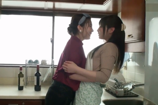 〈熟レズドラマ〉彼女らは互いに世界で最も大切な人を見つけた。だがひとりは人妻。それは禁断の愛。お●んちょイイ♡