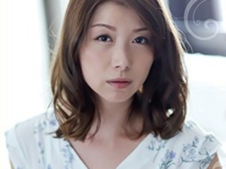 ナイスボディからドスケベオーラが溢れている淫乱人妻がオチンチン（複数）と遊んでいる件♥♥