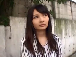 ドタキャンされてナンパに付いて行ってしまう美少女