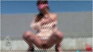 ドスケベ女の目隠し＆乳首いじり脱糞。屋外でソフトクリームうんこをぶちゅぶちゅ捻り出す露出狂