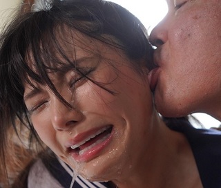 【女子校生レイプ】自宅で怯えながら義父の容赦ない婦女暴行で膣内射精されるJK