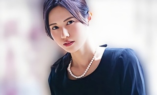 【武藤あやか】未亡人のスレンダー美熟女（人妻）の狙う義兄･･･。一周忌に無理やりチンポをしゃぶらせ挿入する激ピストンの生中出しレイプ！！