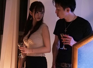 【巨乳パイパン】スレンダーエロ乳ボディを震わせていけない行為に入り浸る超乳女