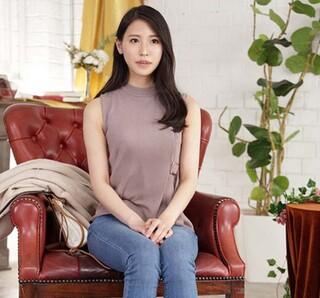 【橘京花】性欲が溜まりすぎて、すぐに濡れちゃう人妻が、スケベにのけ反る絶頂アクメで、AVデビュー…