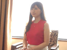 ドMな彼氏のSEXに満足できない美人プログラマがAV男優と浮気