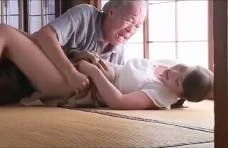 【ながえドラマ】ミツコさん！アンタが息子と仲が悪いのは知っとる！じゃが配達屋と不倫するならワシのちんぽでも…